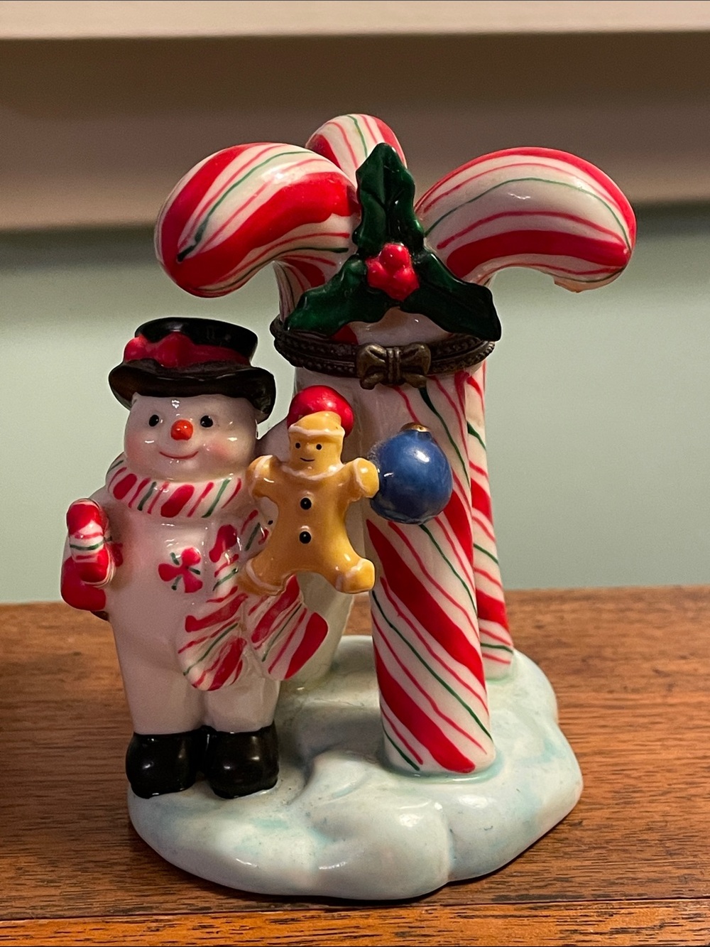 Christmas Snowman Candy Cane Trinket Box Ceramic 4” Hinged Holiday Festive